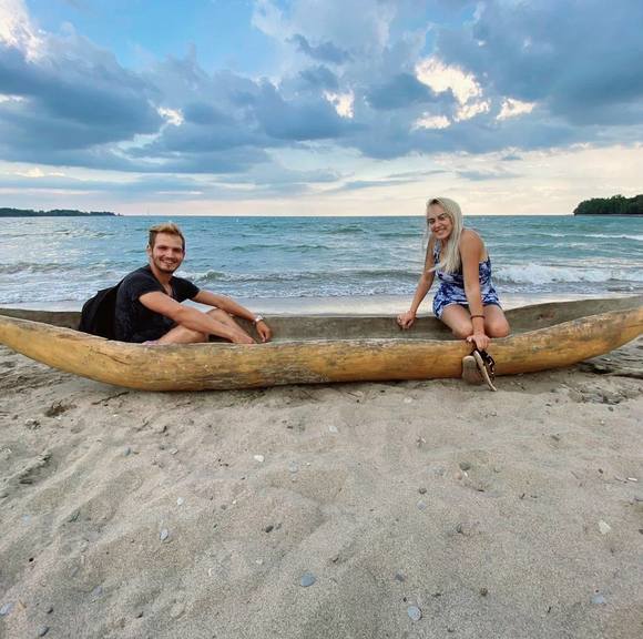 Meet your Posher, Vanessa - Picture 1 of 1